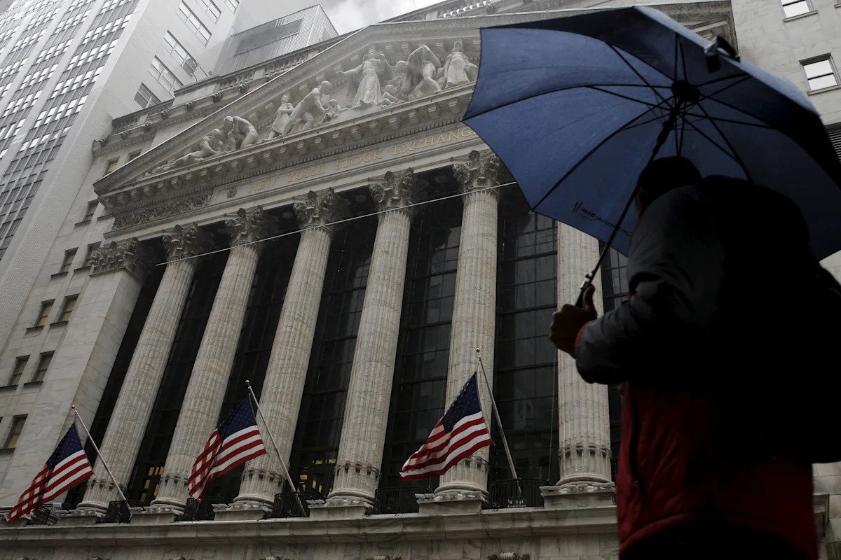 30-year Treasury climbs to highest level since 2002